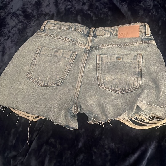 Denim shorts - Picture 2 of 2